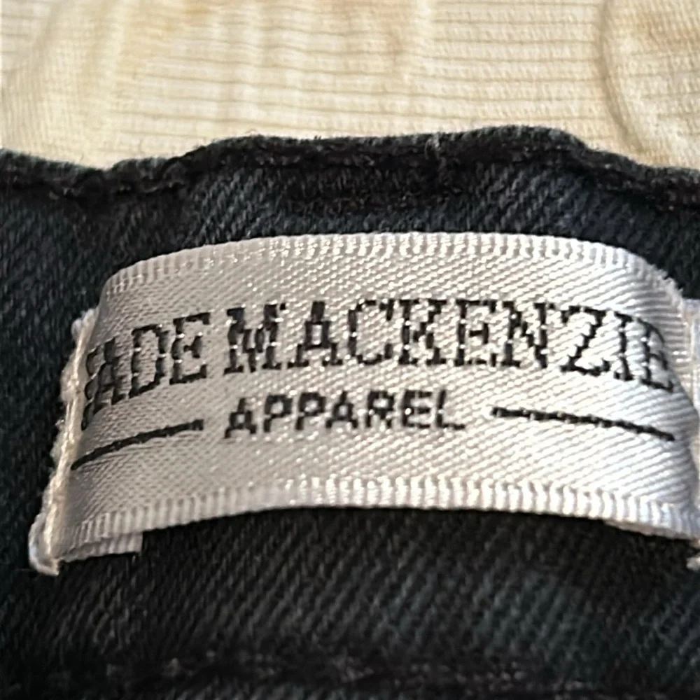 Jade Mackenzie ladies black color skirt 36 waist 26 long - Picture 2 of 4